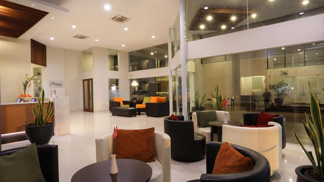 Hotel Quirin Semarang Exteriör bild